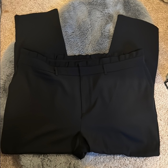 Elegant Black Women's Pants - Picture 2 of 9